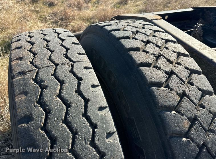 image for item DP6101 1987 International semi truck