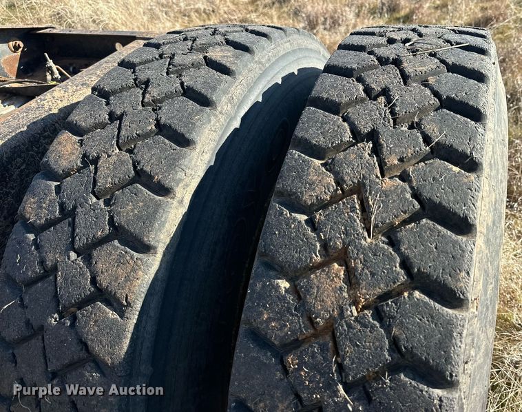 image for item DP6101 1987 International semi truck