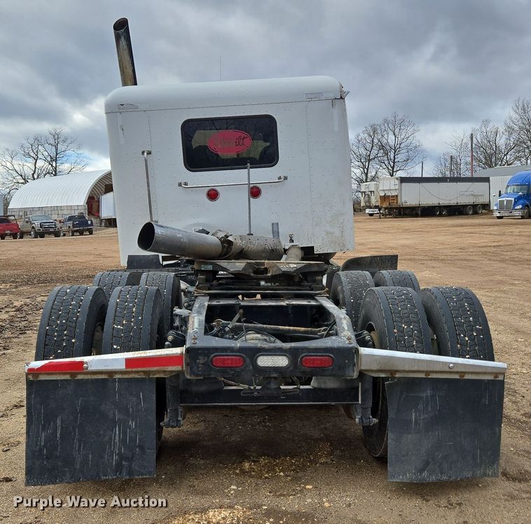 image for item DP6204 2017 Peterbilt MX-13 semi truck