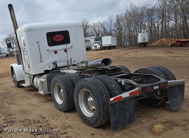 image for item DP6204 2017 Peterbilt MX-13 semi truck