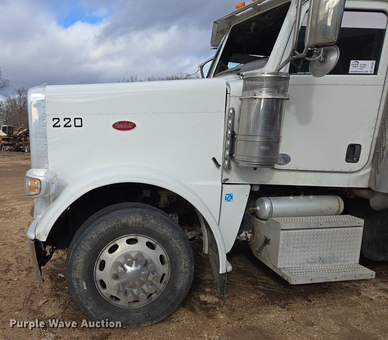 image for item DP6204 2017 Peterbilt MX-13 semi truck