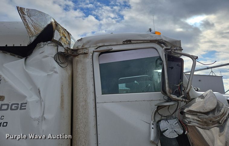 image for item DP6204 2017 Peterbilt MX-13 semi truck