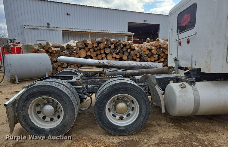 image for item DP6204 2017 Peterbilt MX-13 semi truck