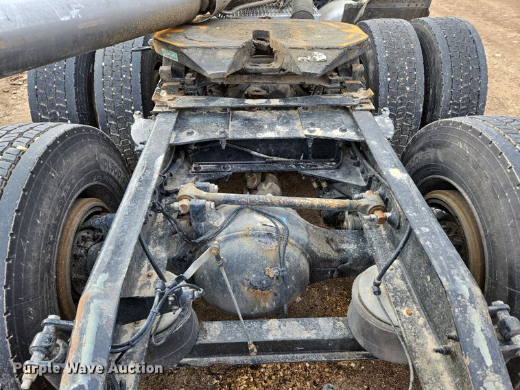 image for item DP6204 2017 Peterbilt MX-13 semi truck