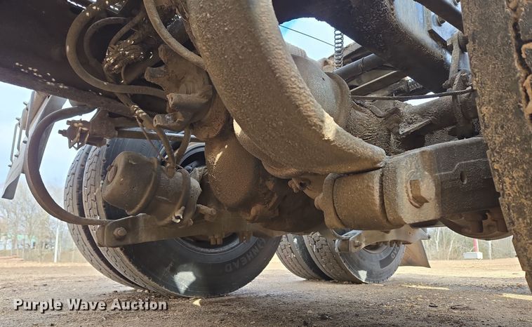 image for item DP6204 2017 Peterbilt MX-13 semi truck