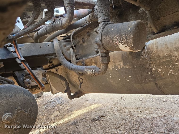 image for item DP6204 2017 Peterbilt MX-13 semi truck