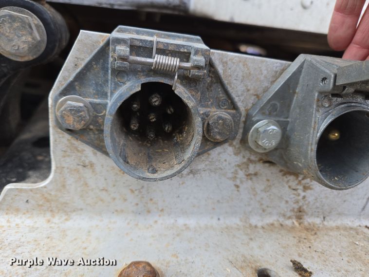 image for item DP6204 2017 Peterbilt MX-13 semi truck