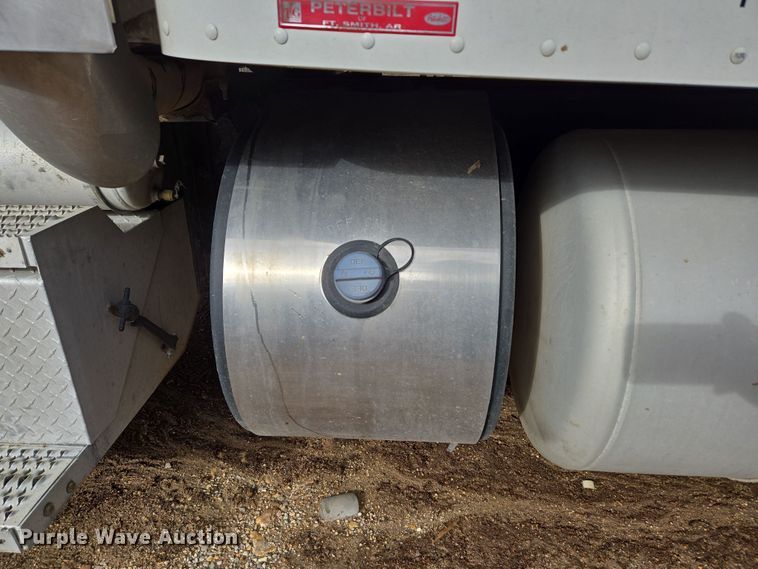 image for item DP6204 2017 Peterbilt MX-13 semi truck