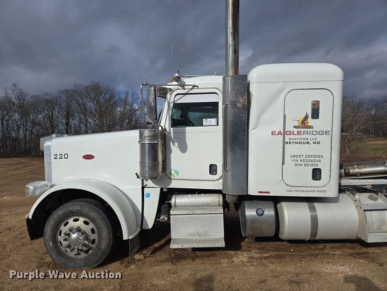 image for item DP6204 2017 Peterbilt MX-13 semi truck