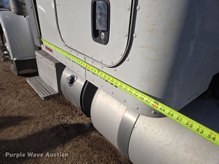 image for item DP6204 2017 Peterbilt MX-13 semi truck