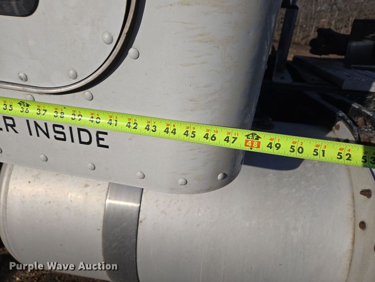 image for item DP6204 2017 Peterbilt MX-13 semi truck