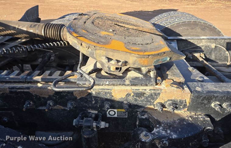 image for item DP6204 2017 Peterbilt MX-13 semi truck