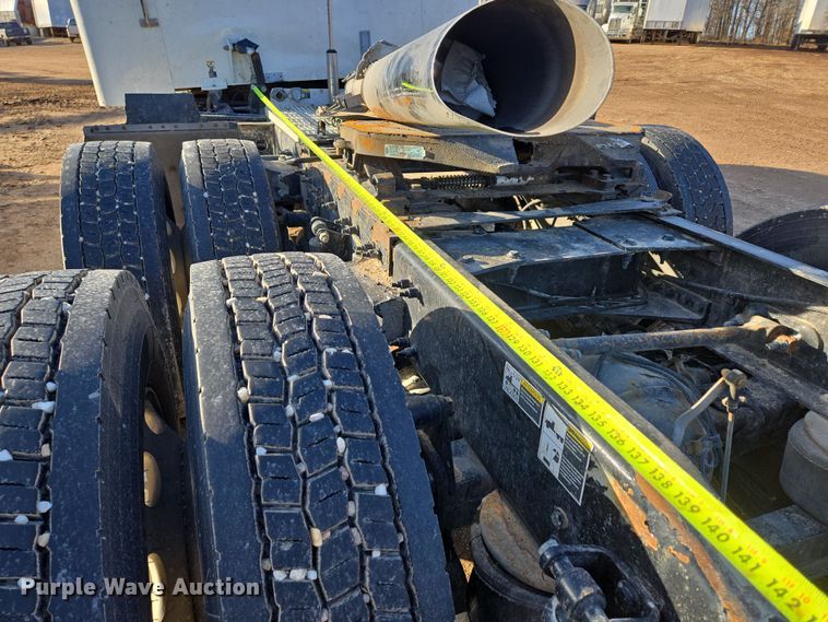 image for item DP6204 2017 Peterbilt MX-13 semi truck