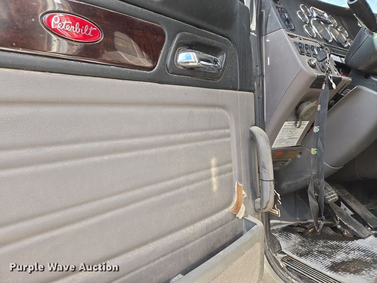 image for item DP6204 2017 Peterbilt MX-13 semi truck