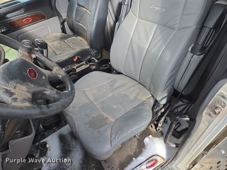 image for item DP6204 2017 Peterbilt MX-13 semi truck