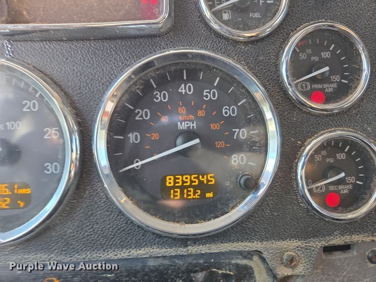 image for item DP6204 2017 Peterbilt MX-13 semi truck