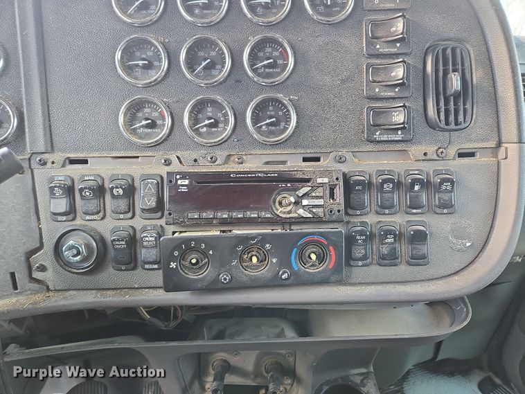 image for item DP6204 2017 Peterbilt MX-13 semi truck