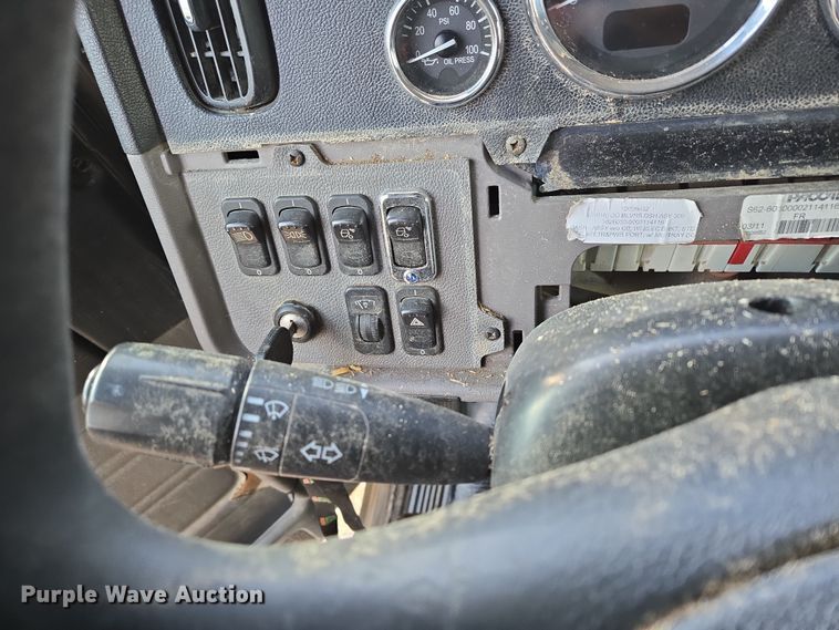 image for item DP6204 2017 Peterbilt MX-13 semi truck