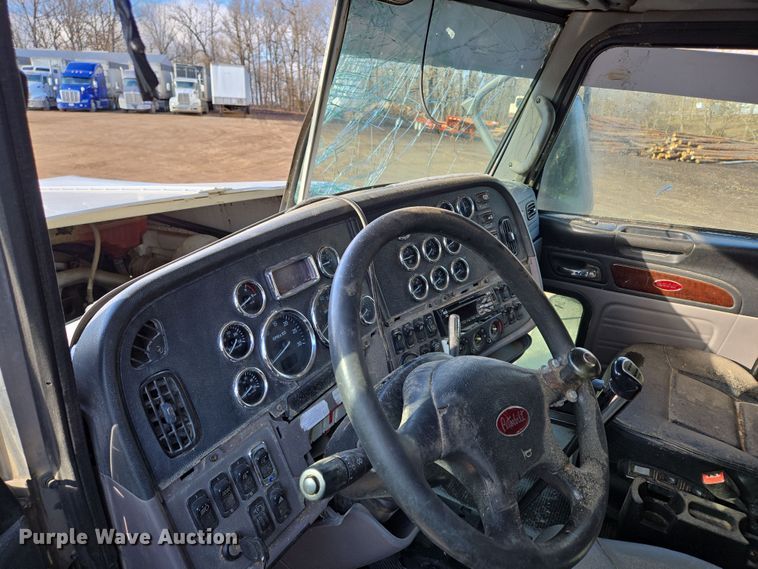 image for item DP6204 2017 Peterbilt MX-13 semi truck