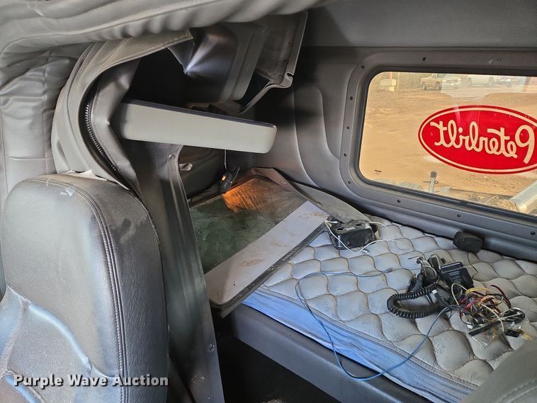 image for item DP6204 2017 Peterbilt MX-13 semi truck