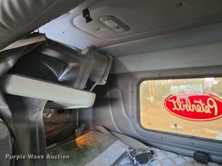 image for item DP6204 2017 Peterbilt MX-13 semi truck