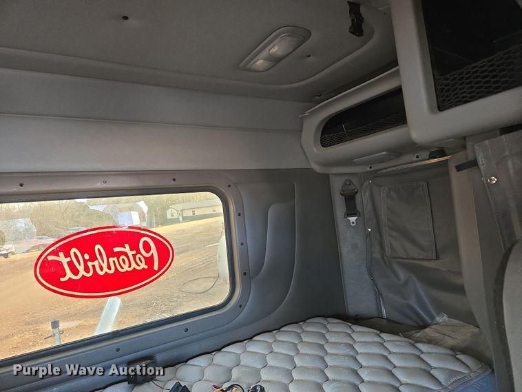 image for item DP6204 2017 Peterbilt MX-13 semi truck