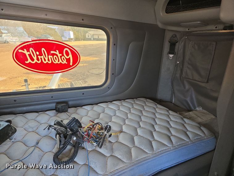 image for item DP6204 2017 Peterbilt MX-13 semi truck