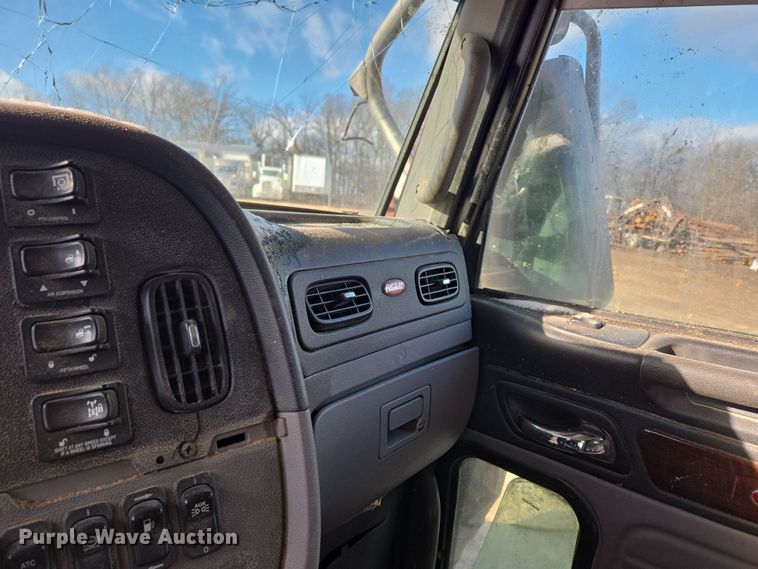 image for item DP6204 2017 Peterbilt MX-13 semi truck