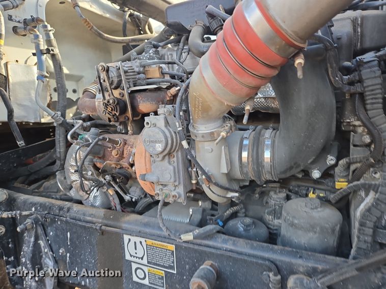 image for item DP6204 2017 Peterbilt MX-13 semi truck