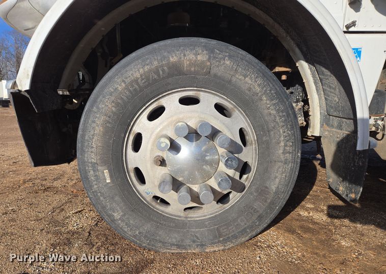 image for item DP6204 2017 Peterbilt MX-13 semi truck