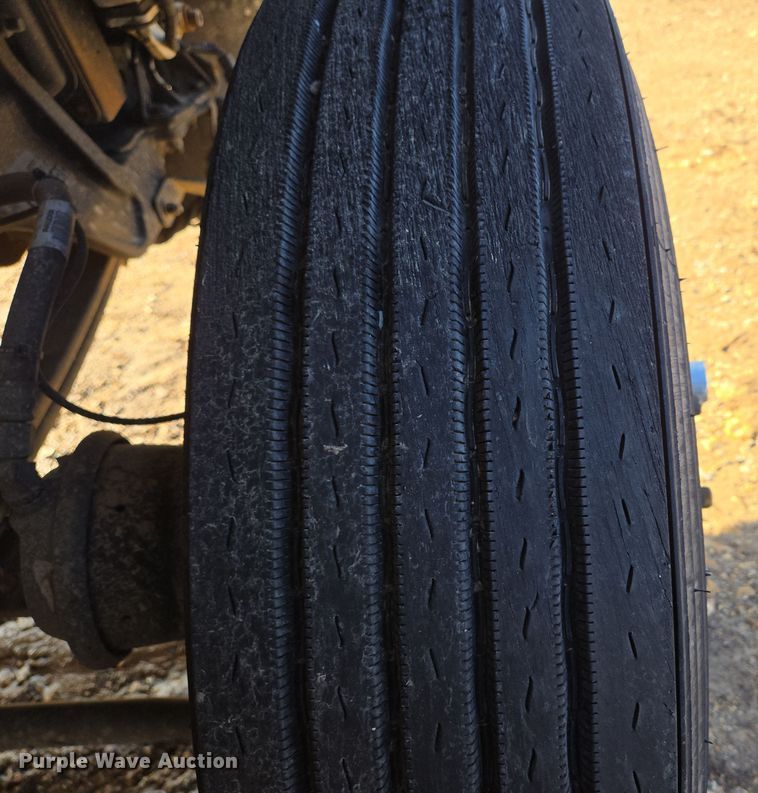 image for item DP6204 2017 Peterbilt MX-13 semi truck