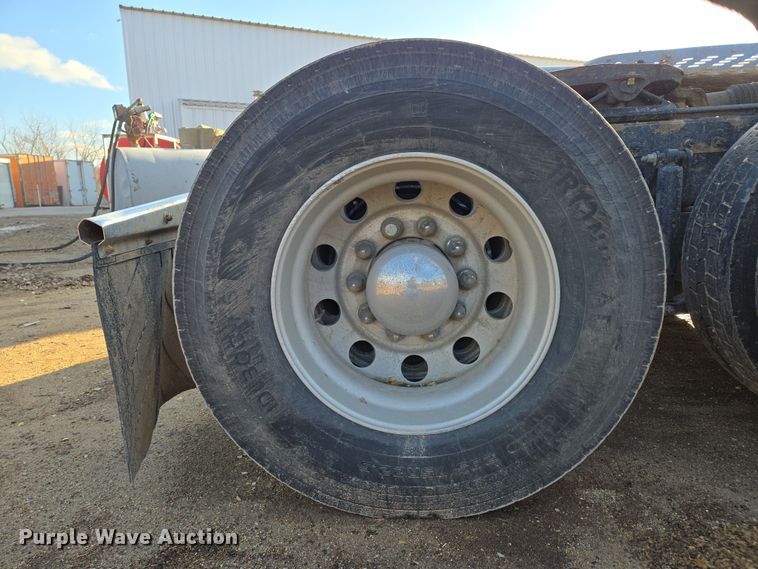 image for item DP6204 2017 Peterbilt MX-13 semi truck