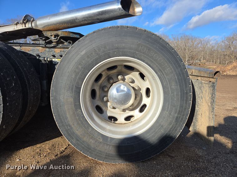 image for item DP6204 2017 Peterbilt MX-13 semi truck