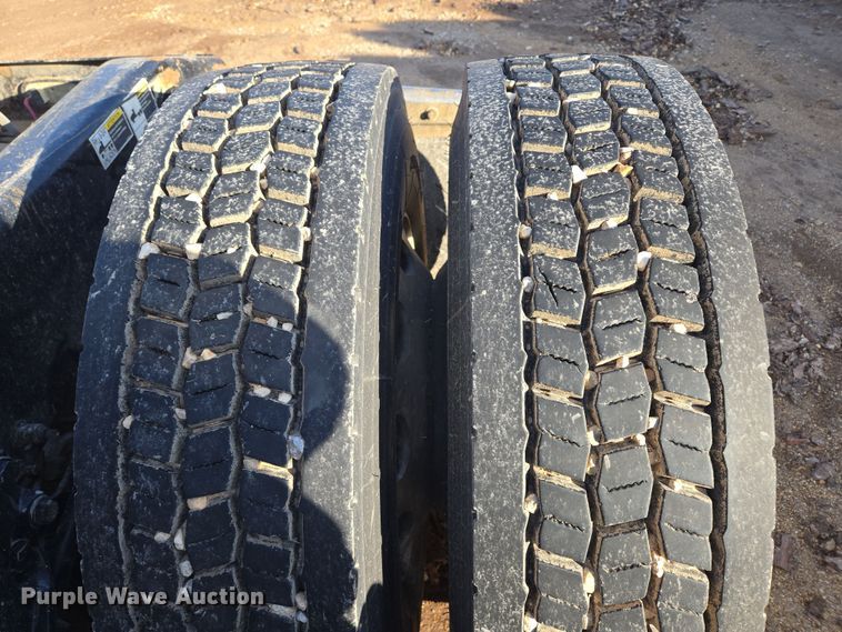 image for item DP6204 2017 Peterbilt MX-13 semi truck