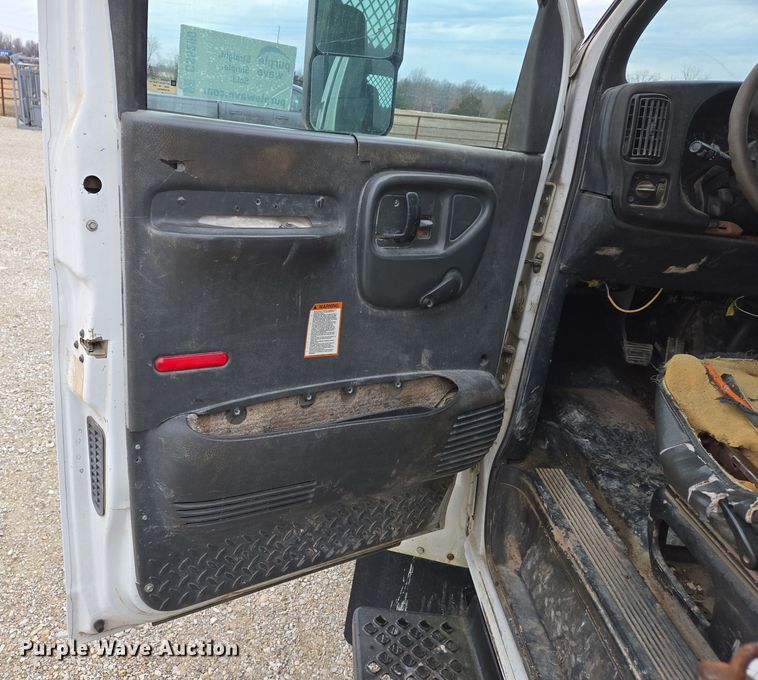 image for item DS5290 2003 Chevrolet C4500 dump truck