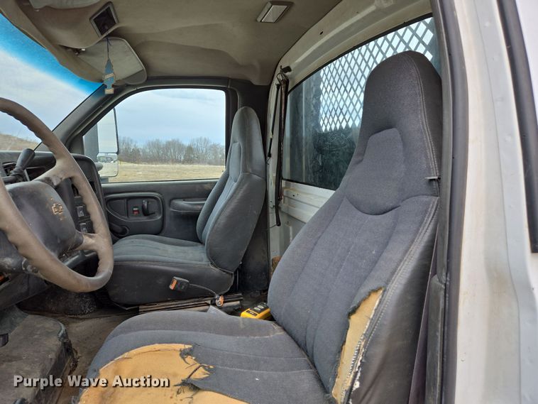 image for item DS5290 2003 Chevrolet C4500 dump truck