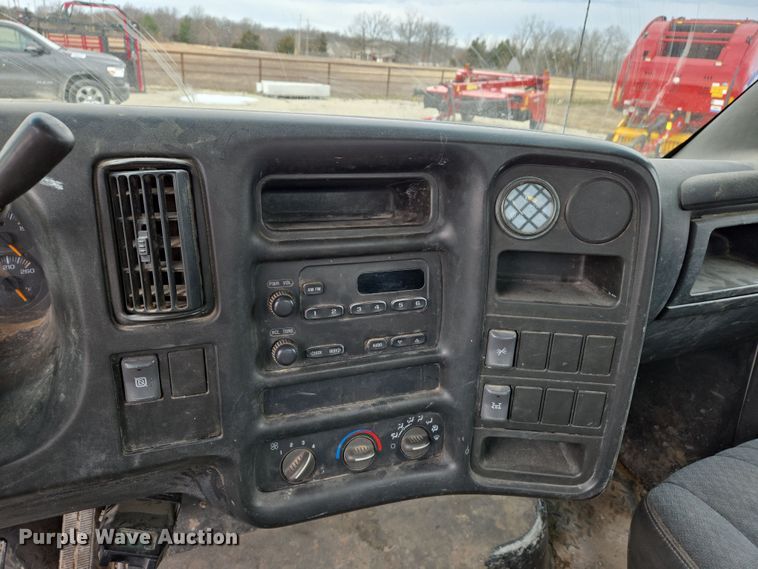 image for item DS5290 2003 Chevrolet C4500 dump truck
