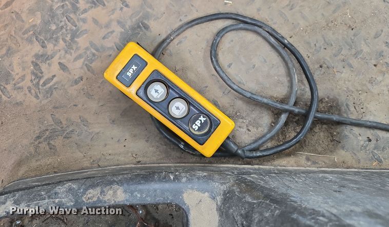 image for item DS5290 2003 Chevrolet C4500 dump truck