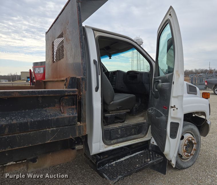 image for item DS5290 2003 Chevrolet C4500 dump truck