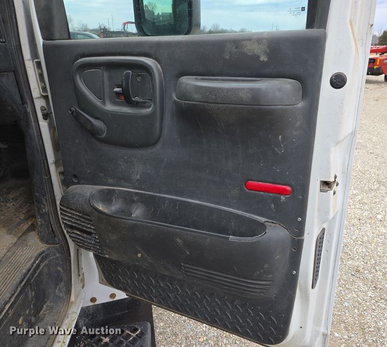 image for item DS5290 2003 Chevrolet C4500 dump truck