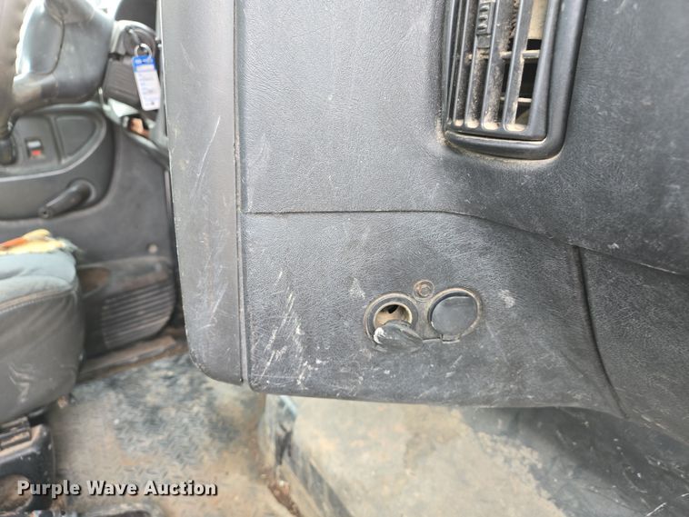 image for item DS5290 2003 Chevrolet C4500 dump truck