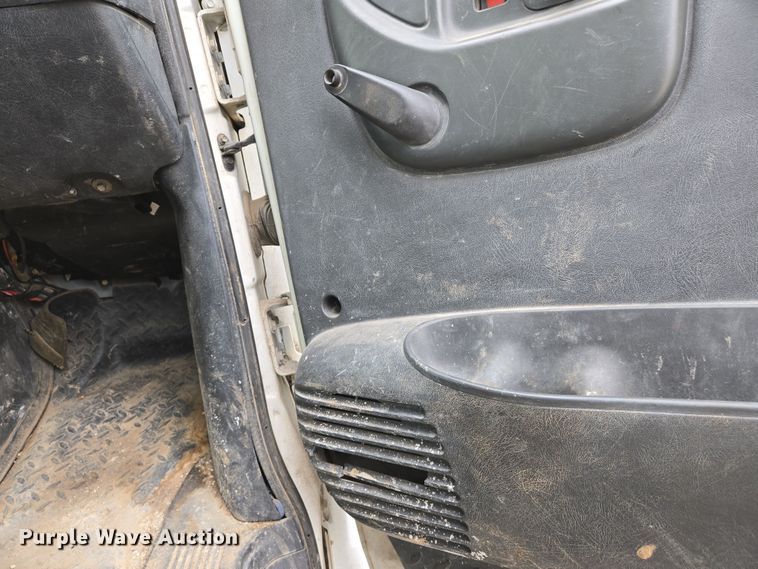 image for item DS5290 2003 Chevrolet C4500 dump truck