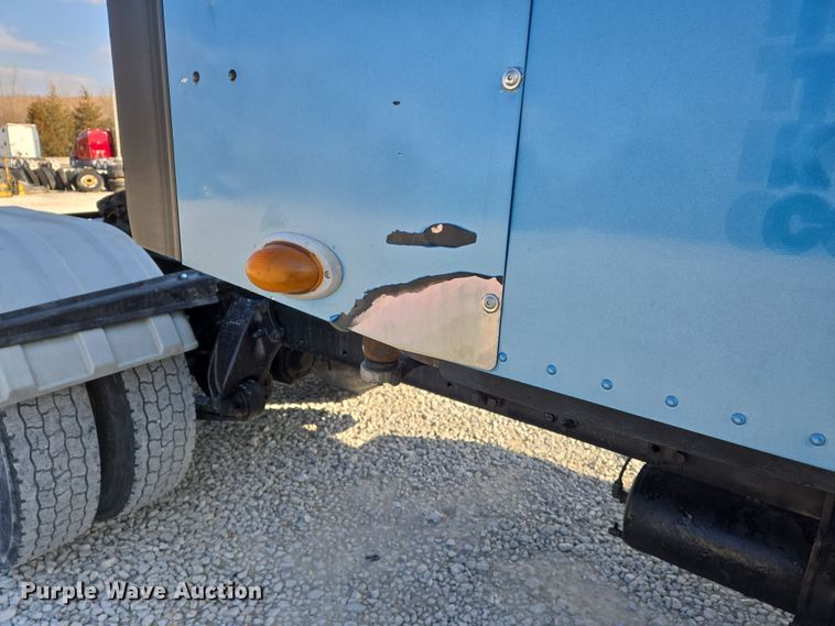 image for item DS5294 2011 Freightliner Columbia semi truck