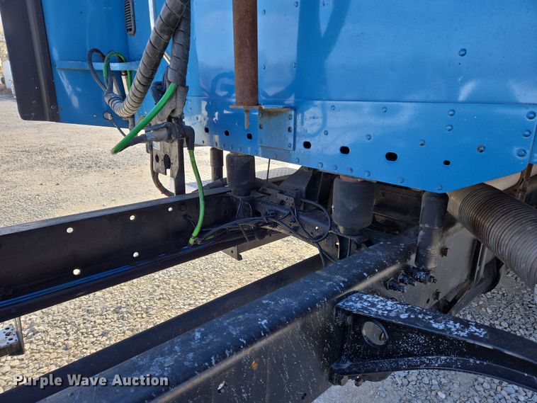 image for item DS5294 2011 Freightliner Columbia semi truck