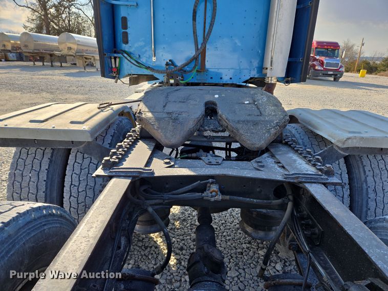 image for item DS5294 2011 Freightliner Columbia semi truck