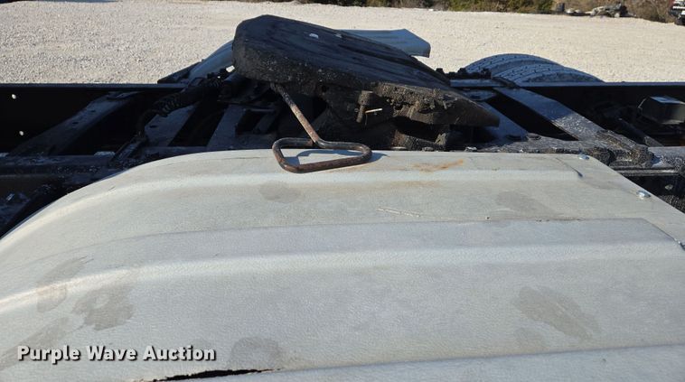 image for item DS5294 2011 Freightliner Columbia semi truck