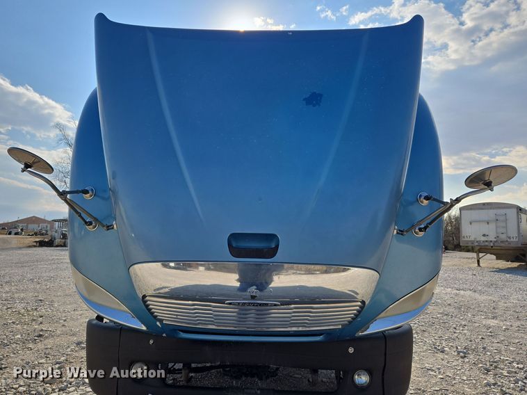 image for item DS5294 2011 Freightliner Columbia semi truck