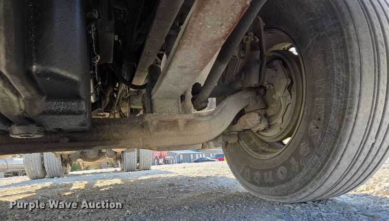 image for item DS5294 2011 Freightliner Columbia semi truck