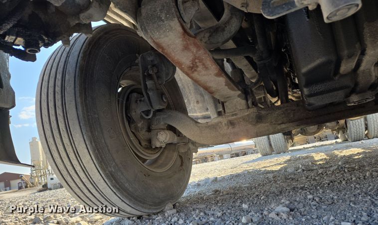 image for item DS5294 2011 Freightliner Columbia semi truck