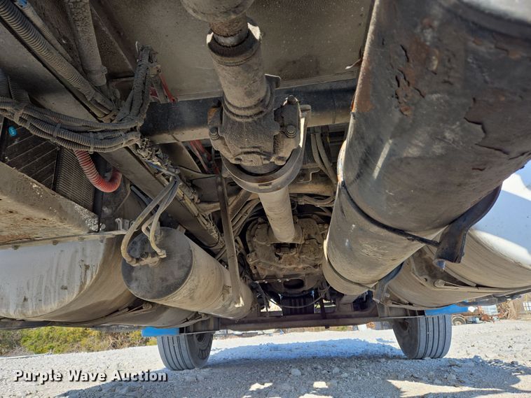 image for item DS5294 2011 Freightliner Columbia semi truck